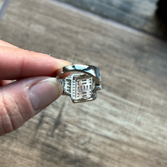 Diamond ring, size 6, Fake - Picture 5 of 6